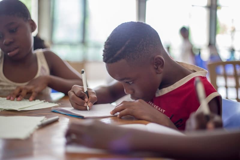 Helping Your Teen Navigate Peer Pressure Without Losing Connection